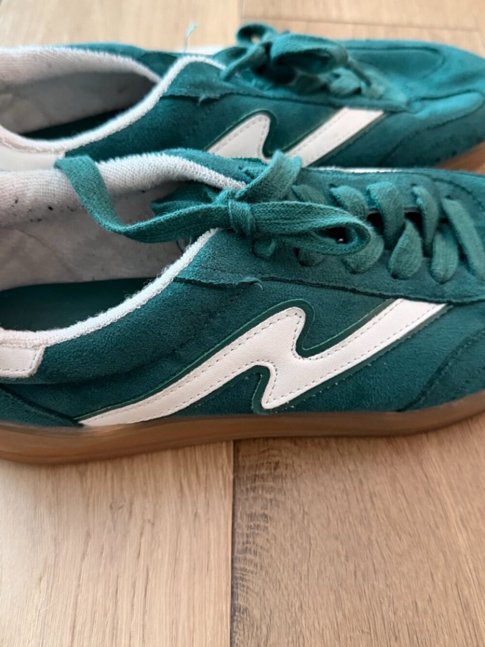 madden girl | emerald green giia retro suede sneaker 8 - Picture 4 of 7